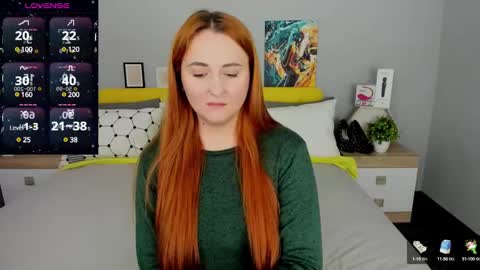 Snapshot of red_naughtyfox chatting on 02-08-25, 09:25 Lessy Fox online show from 02-08-25, 09:25