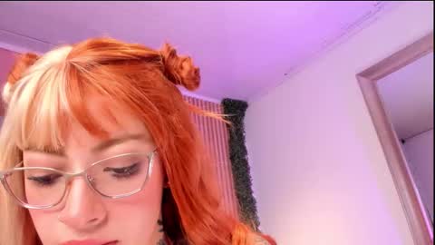 Stefany    online show from 11-26-25, 08:43