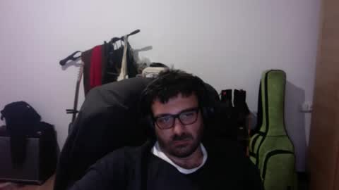 Snapshot of redbonezzzz chatting on 04-15-26, 01:12 redbonezzzz online show from 04-15-26, 01:12