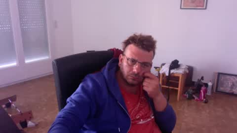 Snapshot of redbonezzzz chatting on 04-30-26, 08:09 redbonezzzz online show from 04-30-26, 08:09