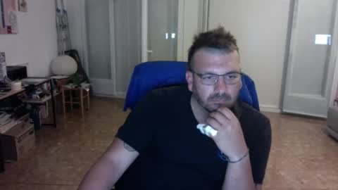 Snapshot of redbonezzzz chatting on 05-06-26, 10:04 redbonezzzz online show from 05-06-26, 10:04
