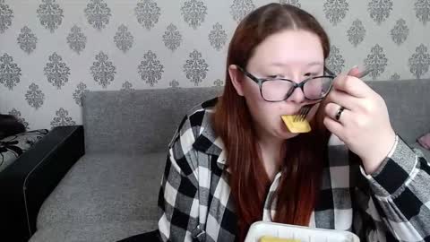 Chloe online show from 10-21-25, 08:48