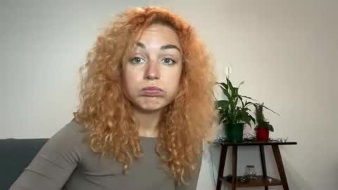 reddgirll online show from 02-19-25, 05:38