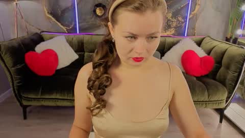 Snapshot of reddoll_ chatting on 09-20-25, 07:15 Lily online show from 09-20-25, 07:15