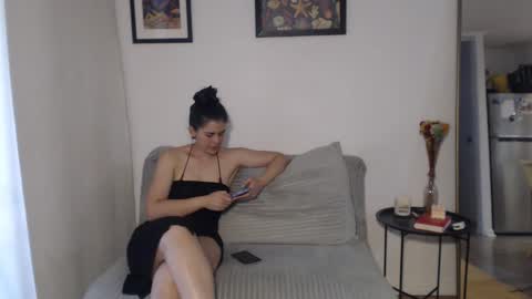 Snapshot of redfloweer chatting on 01-08-25, 10:58 redfloweer online show from 01-08-25, 10:58