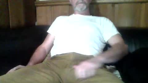 Snapshot of redfox60010 chatting on 04-19-26, 09:39 redfox60010 online show from 04-19-26, 09:39