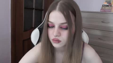 Lily online show from 09-29-25, 03:11