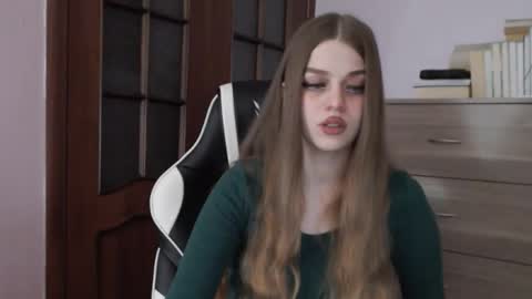 Lily online show from 01-17-26, 01:43