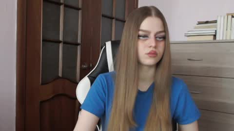 Lily online show from 04-24-26, 02:47