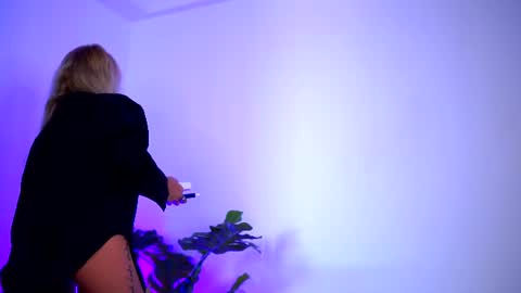 Lara online show from 06-14-26, 09:22