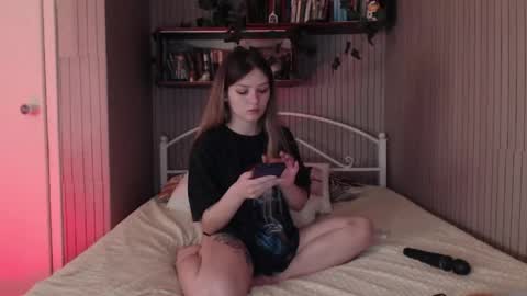 Snapshot of redmoonhead chatting on 04-20-26, 10:18 Ana online show from 04-20-26, 10:18