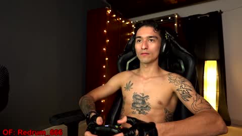 Snapshot of redrum_696 chatting on 12-24-24, 10:06 Red online show from 12-24-24, 10:06