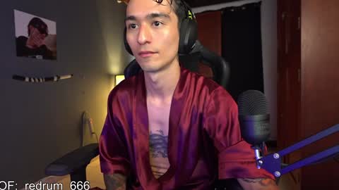 Snapshot of redrum_696 chatting on 01-25-25, 07:39 Red online show from 01-25-25, 07:39