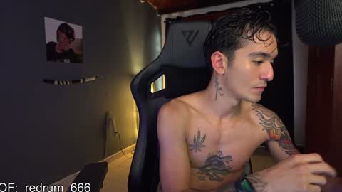 Snapshot of redrum_696 chatting on 01-26-25, 06:27 Red online show from 01-26-25, 06:27