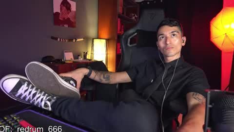 Snapshot of redrum_696 chatting on 02-27-25, 05:15 Red online show from 02-27-25, 05:15