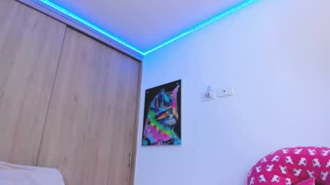 redski77 online show from 03-10-25, 09:21