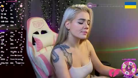 Snapshot of redvelveten chatting on 11-20-25, 06:02 Ronnie online show from 11-20-25, 06:02