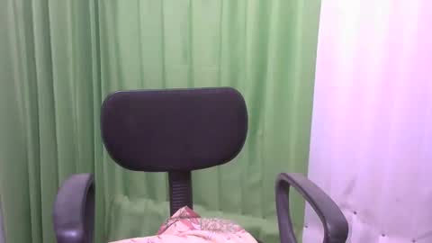 redwildrose19 online show from 05-20-26, 03:02