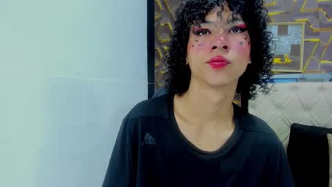 Snapshot of reed_kitty chatting on 11-26-25, 01:23 reed_kitty online show from 11-26-25, 01:23