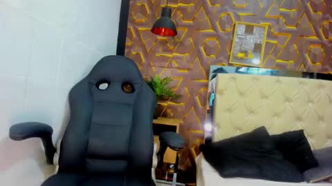 Snapshot of reed_kitty chatting on 12-02-25, 12:21 reed_kitty online show from 12-02-25, 12:21