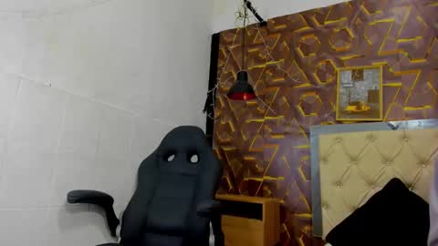 Snapshot of reed_kitty chatting on 12-14-25, 01:38 reed_kitty online show from 12-14-25, 01:38