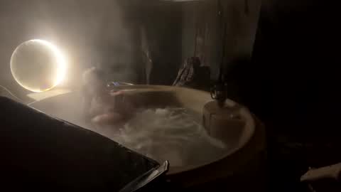 Snapshot of reeferleefer chatting on 03-17-26, 01:32 Lee online show from 03-17-26, 01:32