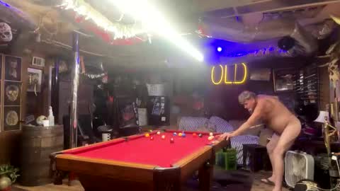 Snapshot of reeferleefer chatting on 04-08-26, 02:11 Lee online show from 04-08-26, 02:11