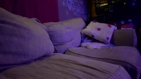 Snapshot of reeferleefer chatting on 04-09-26, 06:57 Lee online show from 04-09-26, 06:57