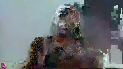 Snapshot of reem_wonder chatting on 01-21-25, 08:30 Reem online show from 01-21-25, 08:30