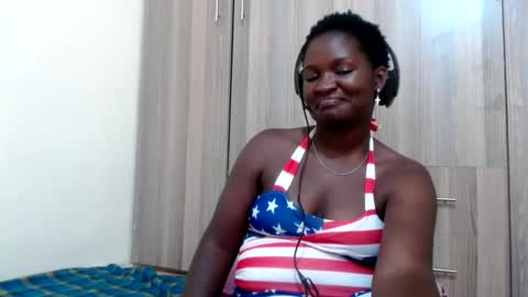 Snapshot of reem_wonder chatting on 02-17-25, 07:04 Reem online show from 02-17-25, 07:04