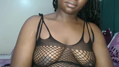 Snapshot of reem_wonder chatting on 12-18-25, 06:41 Reem online show from 12-18-25, 06:41