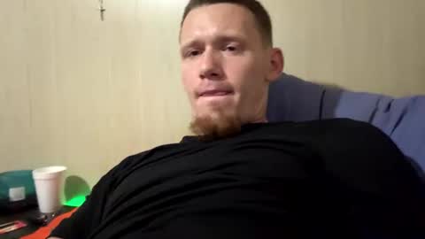 Snapshot of reggiemachete chatting on 10-30-25, 08:16 reggiemachete online show from 10-30-25, 08:16