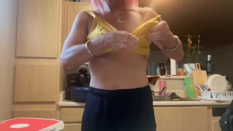 Snapshot of regina_george310 chatting on 07-29-26, 01:37 regina_george310 online show from 07-29-26, 01:37