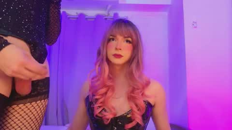 Snapshot of reginarose chatting on 01-12-26, 01:33 reginarose online show from 01-12-26, 01:33