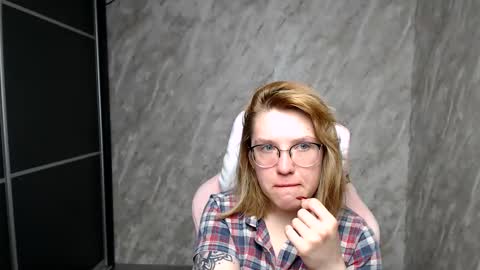 Regina online show from 03-09-25, 02:39