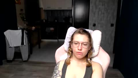 Regina online show from 09-24-25, 01:20