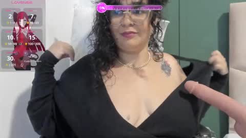 Snapshot of reginavegaa chatting on 02-12-25, 11:51 reginavegaa online show from 02-12-25, 11:51