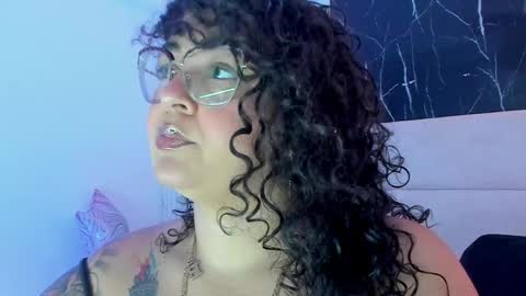 reginavegaa online show from 05-13-26, 09:06