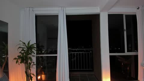 Snapshot of reichel_gray chatting on 02-04-25, 03:11 REICHEL online show from 02-04-25, 03:11