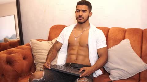 Reik online show from 10-21-25, 12:17