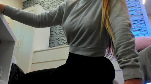 reina cummings online show from 04-04-26, 06:55