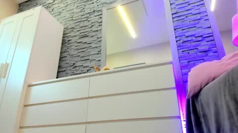 reina cummings online show from 04-09-26, 06:52