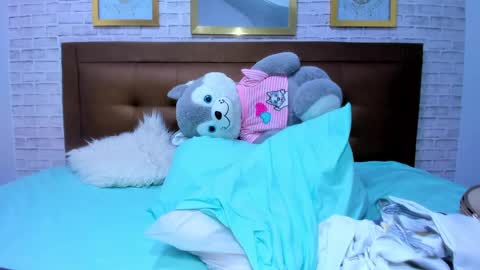 Snapshot of reina_loren chatting on 01-26-25, 12:48 reina_loren online show from 01-26-25, 12:48