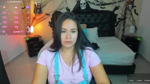 Snapshot of reina_loren chatting on 11-01-25, 09:28 reina_loren online show from 11-01-25, 09:28