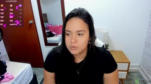 reina_loren online show from 06-11-26, 03:48
