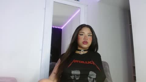 Snapshot of reina_reina chatting on 09-14-25, 10:09 reina_reina online show from 09-14-25, 10:09