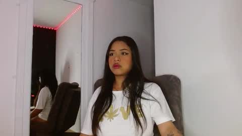 Snapshot of reina_reina chatting on 02-02-26, 02:32 reina_reina online show from 02-02-26, 02:32