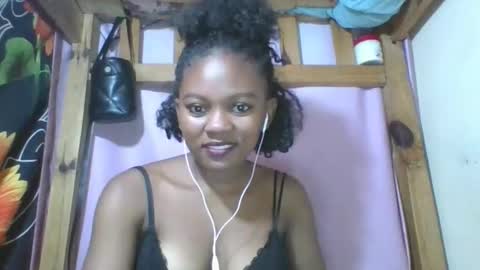 Snapshot of reinechi chatting on 05-11-26, 01:17 Reinechi online show from 05-11-26, 01:17