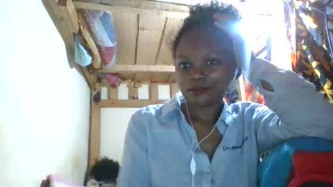 Snapshot of reinechi chatting on 05-20-26, 10:05 Reinechi online show from 05-20-26, 10:05