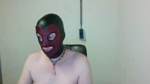 Snapshot of rem78a chatting on 10-11-25, 08:29 rem78a online show from 10-11-25, 08:29